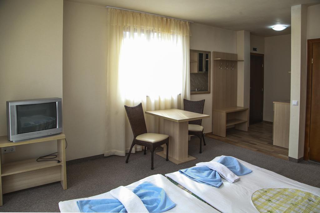 Ravda Bay Guest House Esterno foto